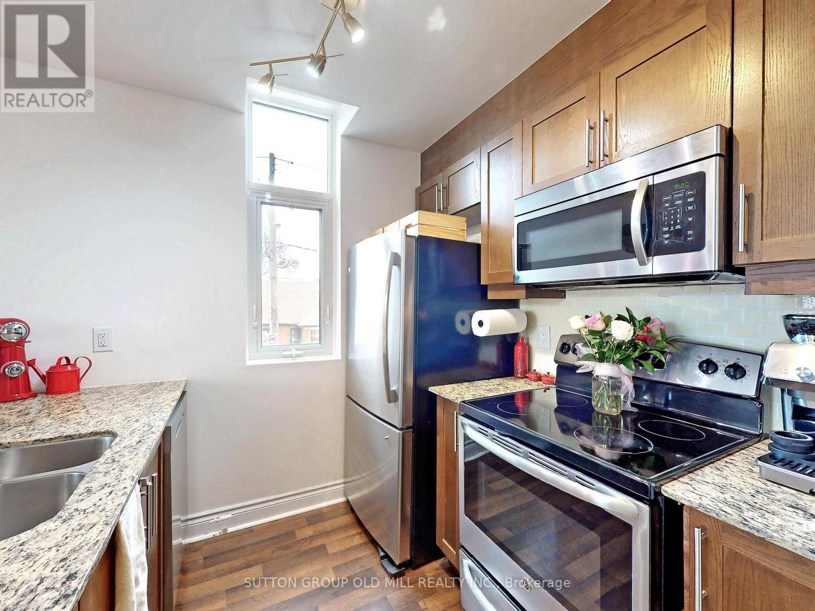 7 - 473 B Rogers Road, Toronto, Ontario  M6M 0B3 - Photo 15 - W12550178