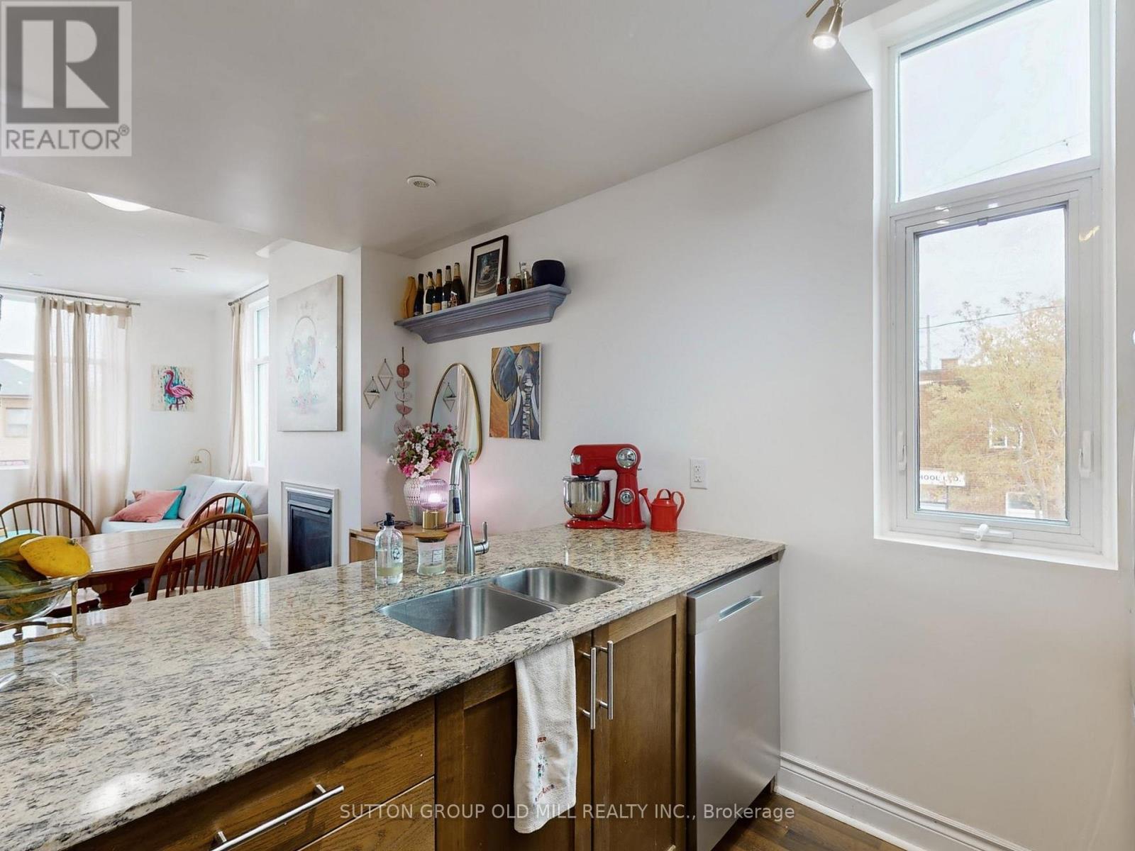 7 - 473 B Rogers Road, Toronto, Ontario  M6M 0B3 - Photo 16 - W12550178