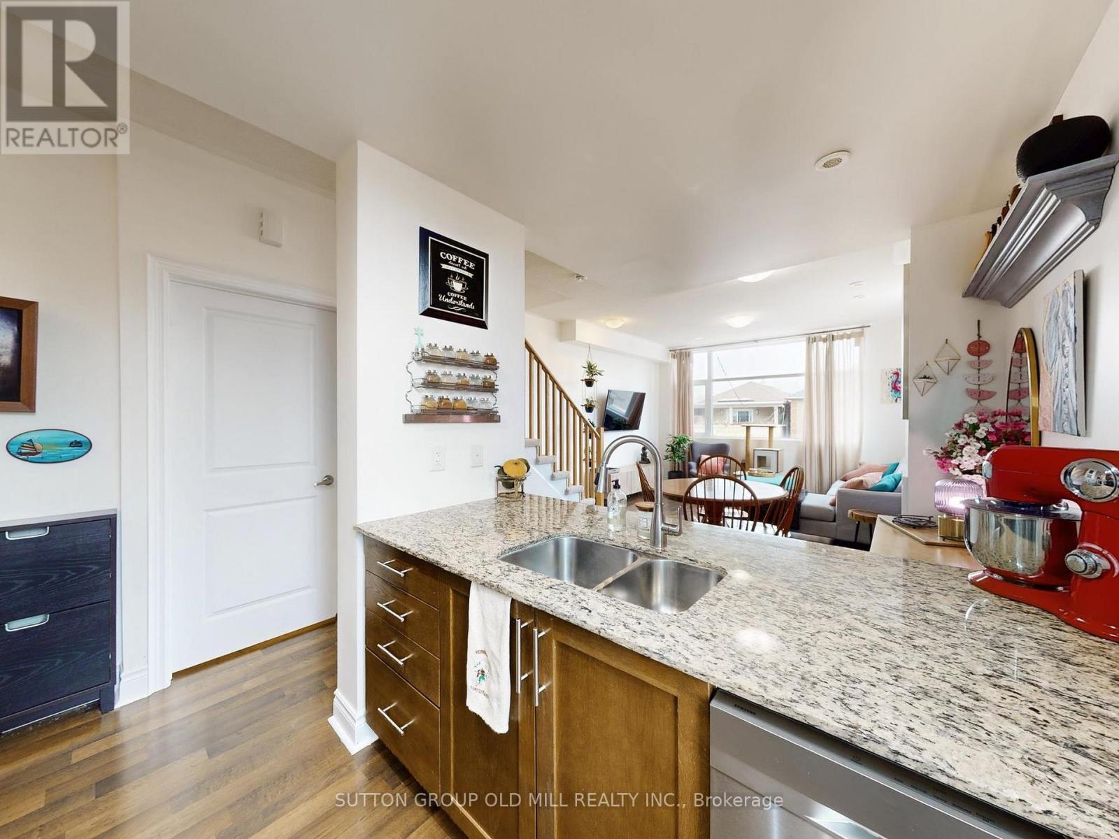 7 - 473 B Rogers Road, Toronto, Ontario  M6M 0B3 - Photo 17 - W12550178