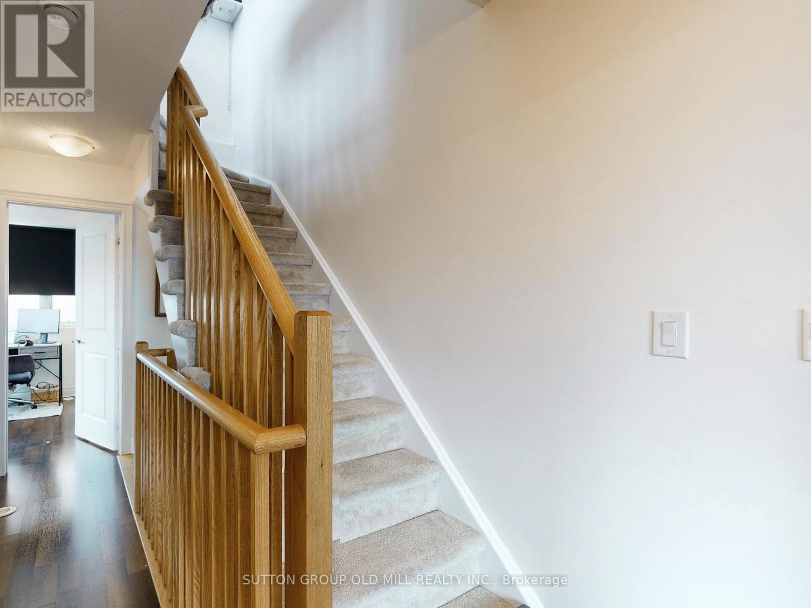 7 - 473 B Rogers Road, Toronto, Ontario  M6M 0B3 - Photo 22 - W12550178