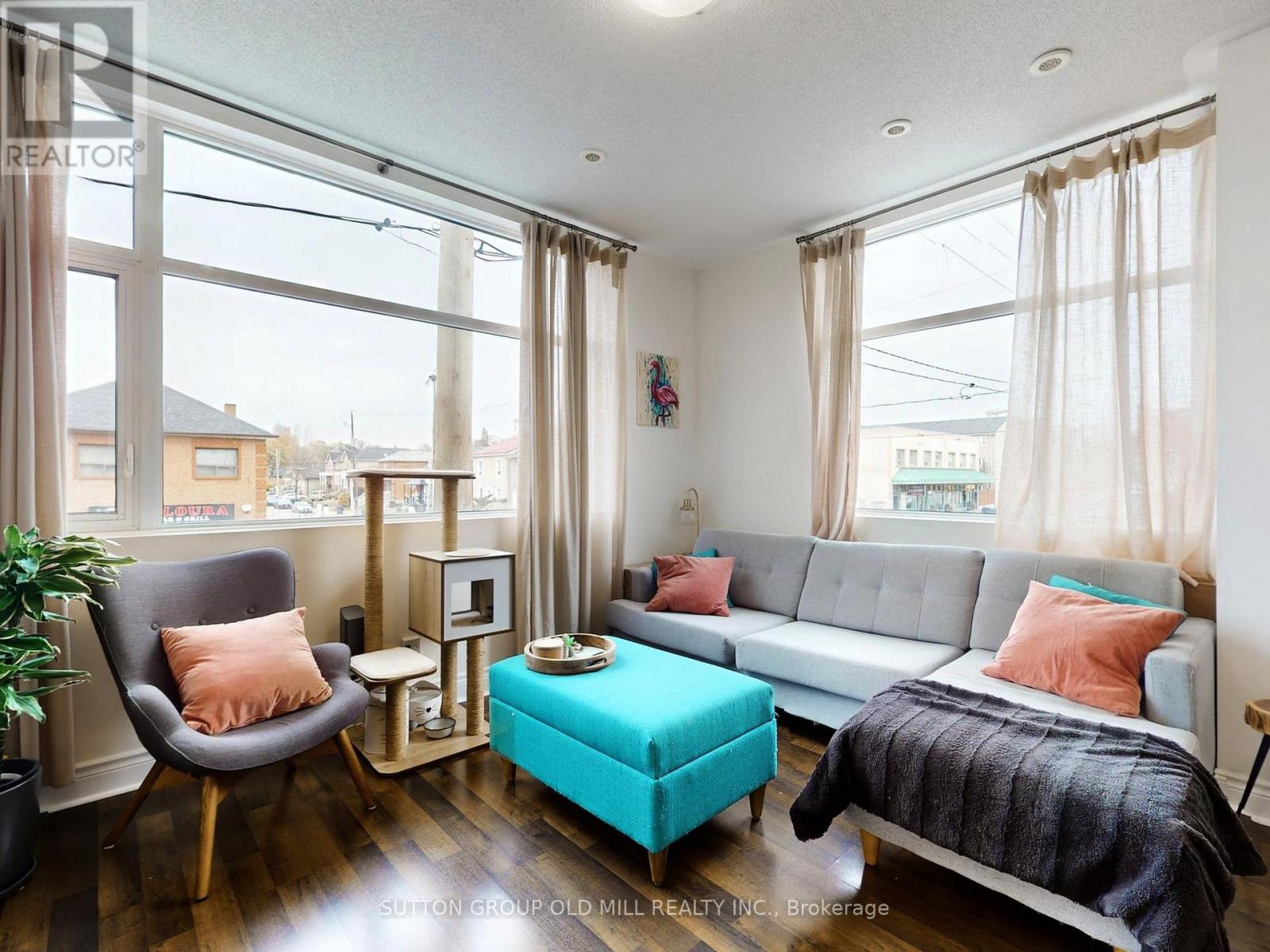 7 - 473 B Rogers Road, Toronto, Ontario  M6M 0B3 - Photo 7 - W12550178