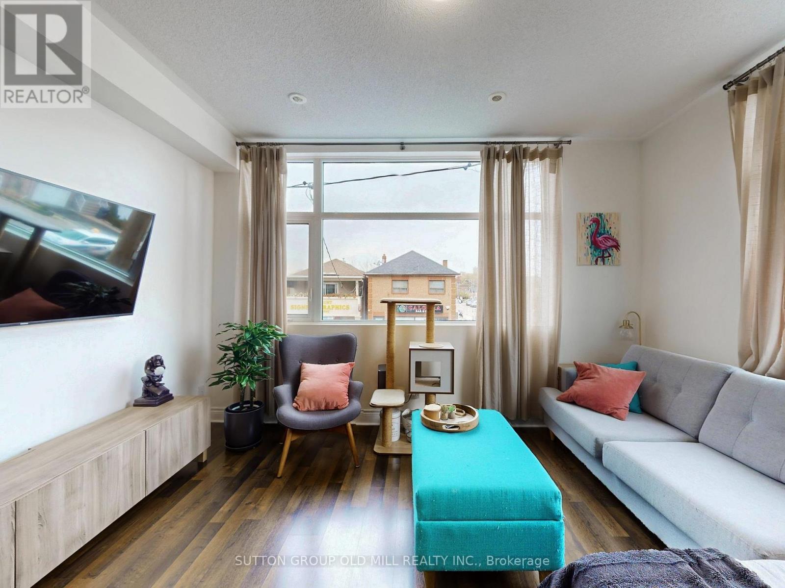 7 - 473 B Rogers Road, Toronto, Ontario  M6M 0B3 - Photo 8 - W12550178