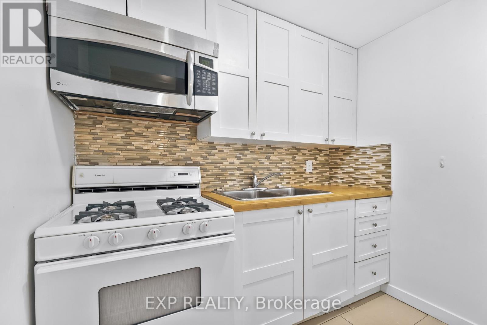 722 Weston Road, Toronto, Ontario  M6N 3R5 - Photo 22 - W12550190