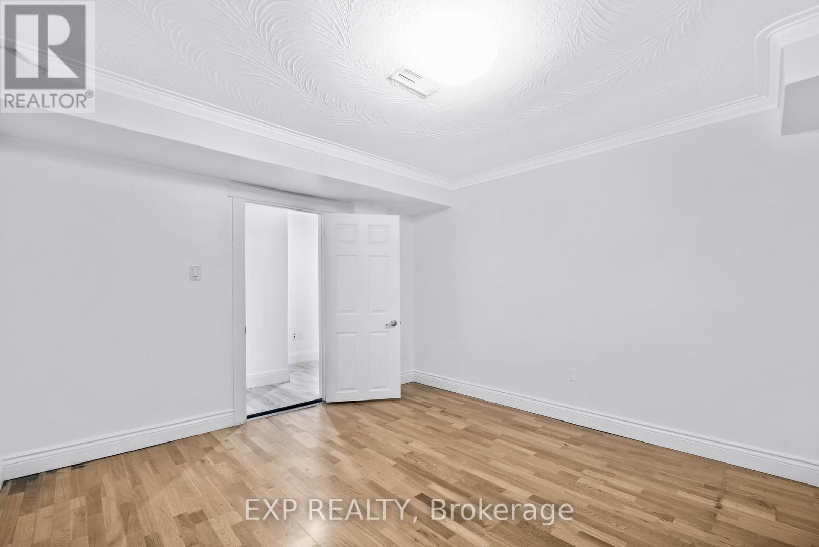 722 Weston Road, Toronto, Ontario  M6N 3R5 - Photo 25 - W12550190