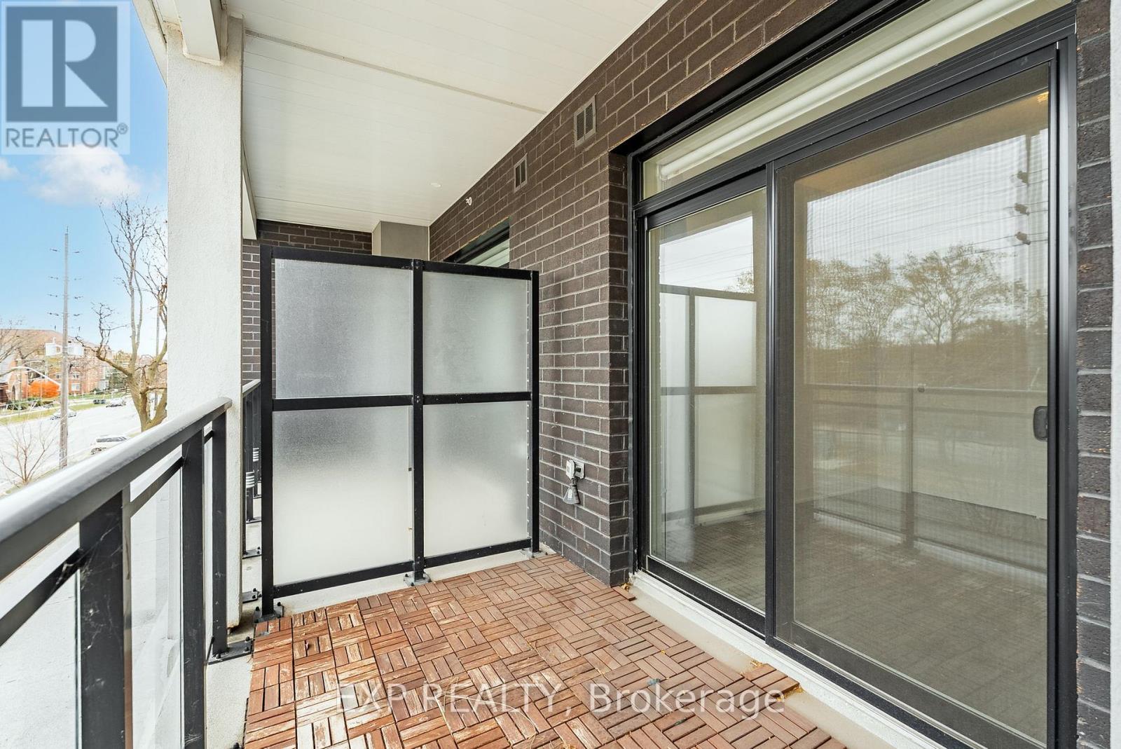 302 - 340 Plains Road E, Burlington, Ontario  L7T 0C2 - Photo 13 - W12550196