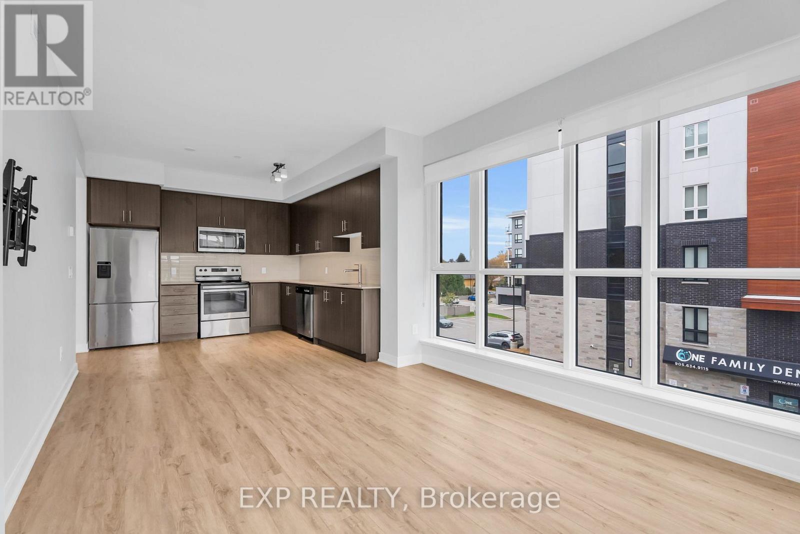 302 - 340 Plains Road E, Burlington, Ontario  L7T 0C2 - Photo 18 - W12550196