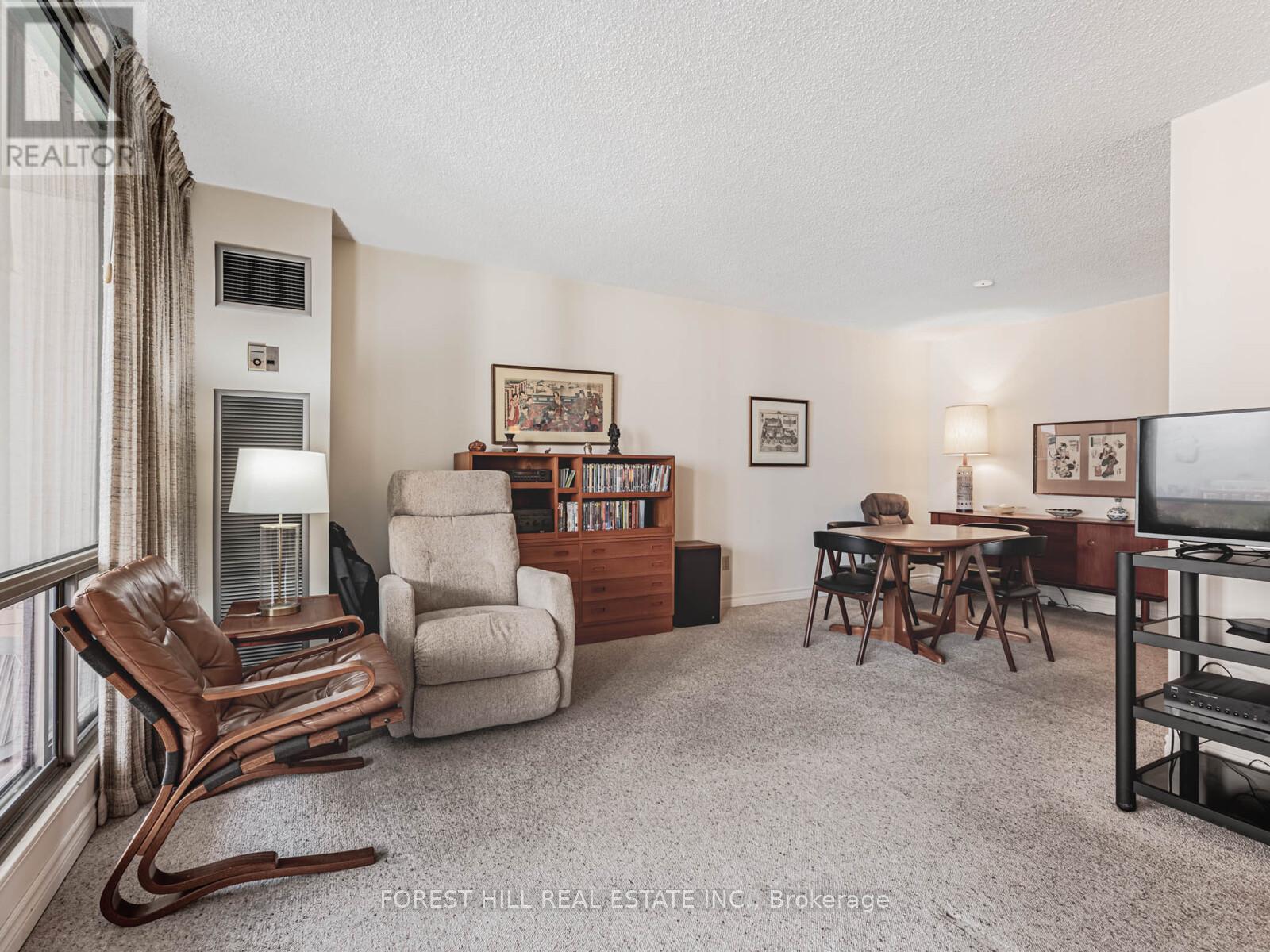 703 - 50 Quebec Avenue, Toronto, Ontario  M6P 4B4 - Photo 10 - W12550224