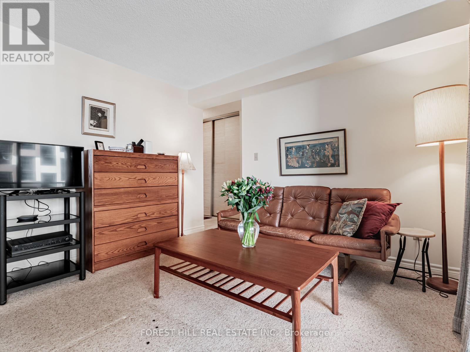 703 - 50 Quebec Avenue, Toronto, Ontario  M6P 4B4 - Photo 11 - W12550224