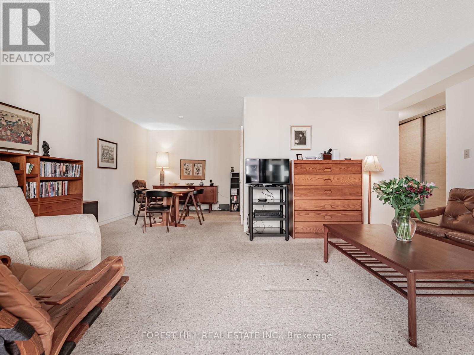 703 - 50 Quebec Avenue, Toronto, Ontario  M6P 4B4 - Photo 12 - W12550224