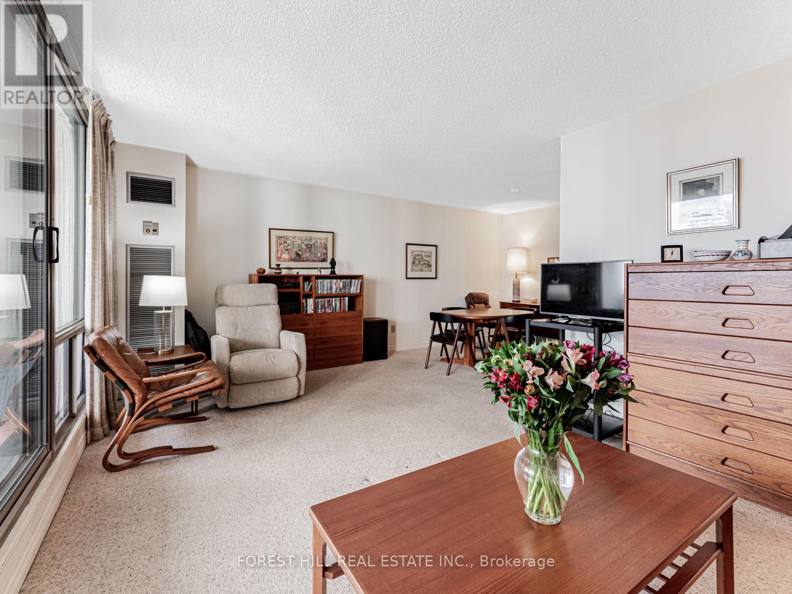 703 - 50 Quebec Avenue, Toronto, Ontario  M6P 4B4 - Photo 14 - W12550224