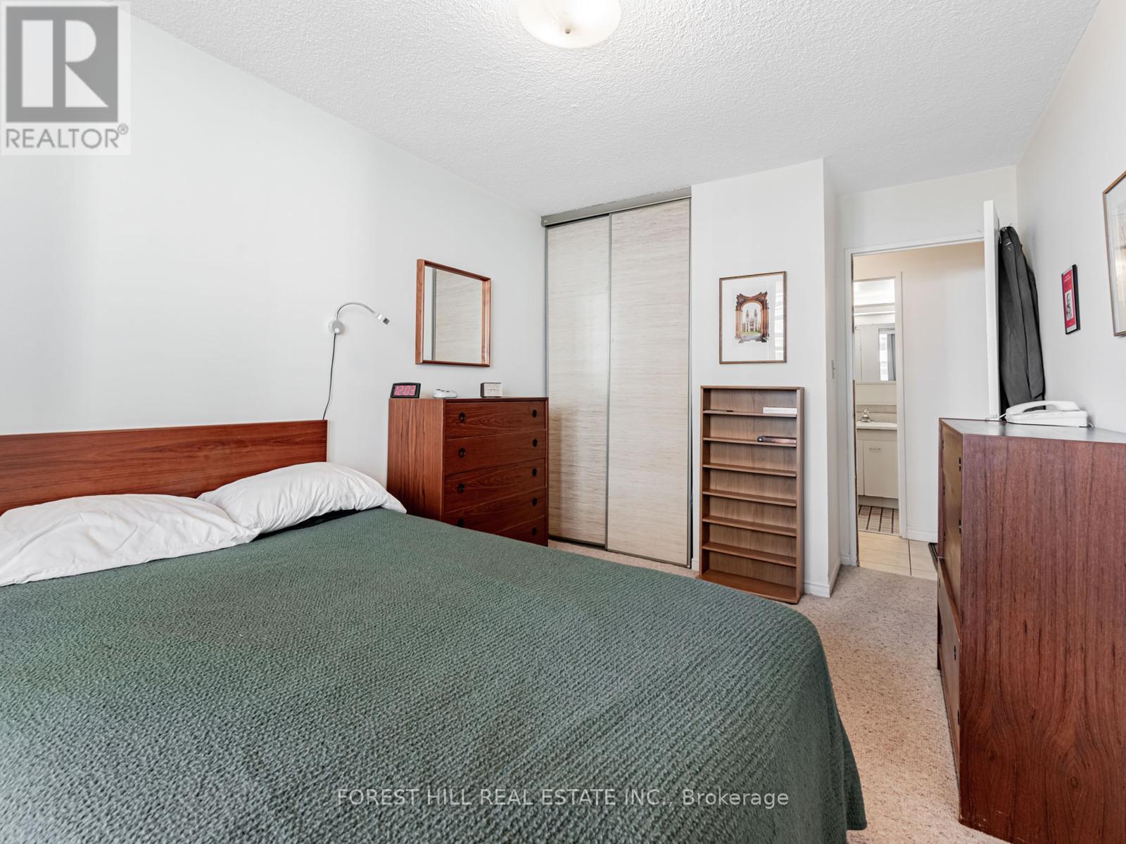 703 - 50 Quebec Avenue, Toronto, Ontario  M6P 4B4 - Photo 17 - W12550224