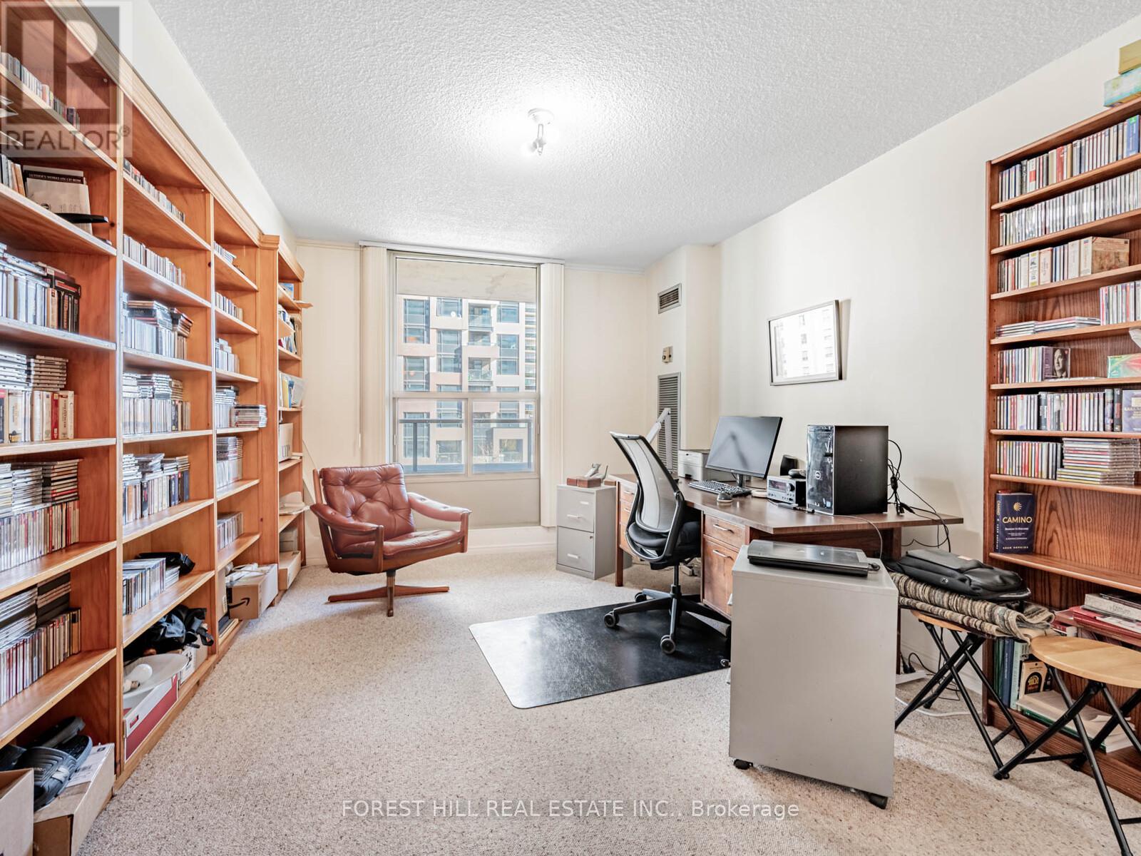 703 - 50 Quebec Avenue, Toronto, Ontario  M6P 4B4 - Photo 19 - W12550224