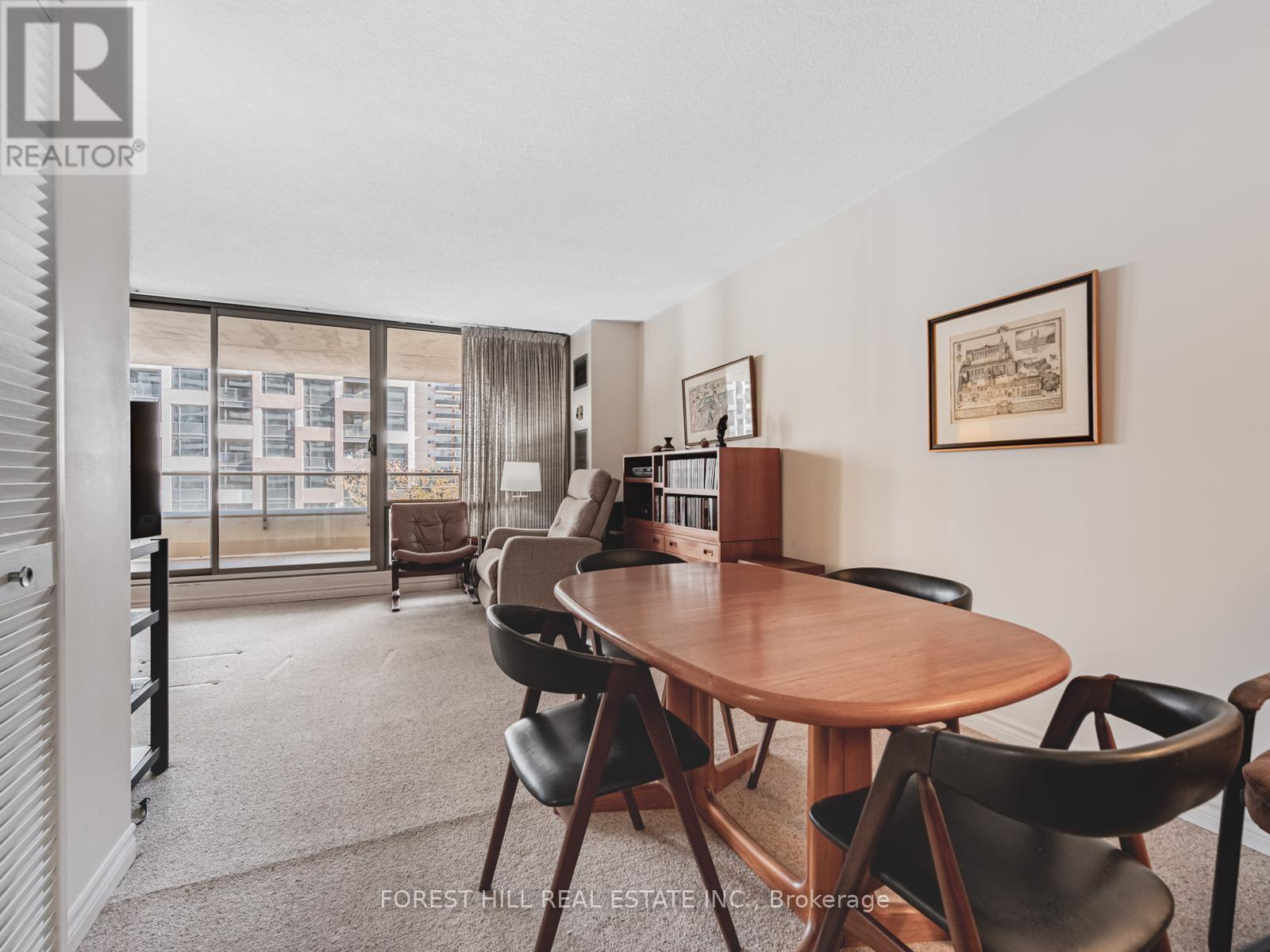 703 - 50 Quebec Avenue, Toronto, Ontario  M6P 4B4 - Photo 5 - W12550224