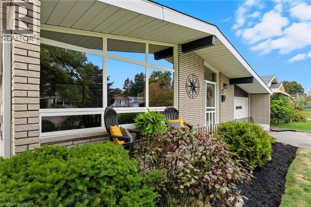 31 Buckingham Street, Brantford, Ontario  N3R 3A9 - Photo 3 - 40773764