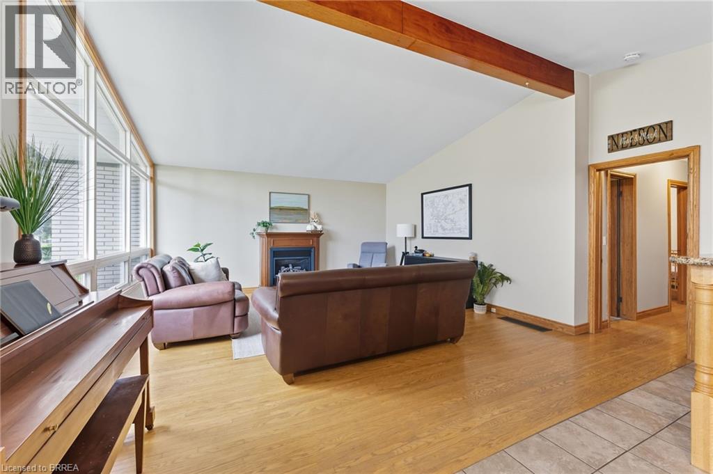 31 Buckingham Street, Brantford, Ontario  N3R 3A9 - Photo 6 - 40773764