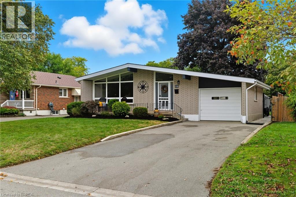 31 Buckingham Street, Brantford, Ontario  N3R 3A9 - Photo 2 - 40773764