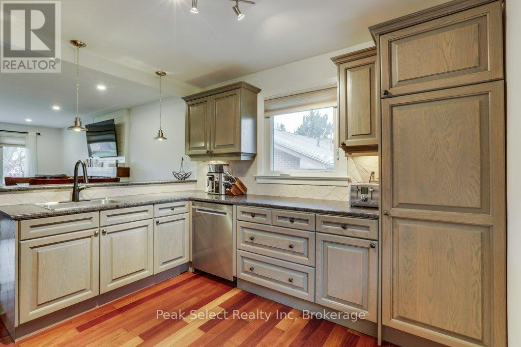 204 Buckingham St Street, London South, Ontario N5Z 3V5 - Photo 10 - X12550292