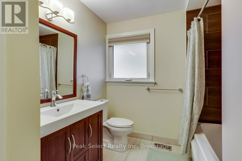 204 Buckingham St Street, London South, Ontario N5Z 3V5 - Photo 15 - X12550292