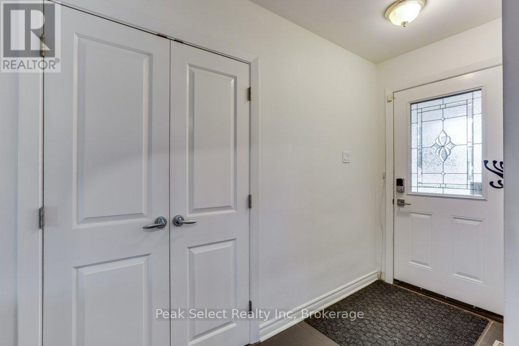 204 Buckingham St Street, London South, Ontario N5Z 3V5 - Photo 4 - X12550292