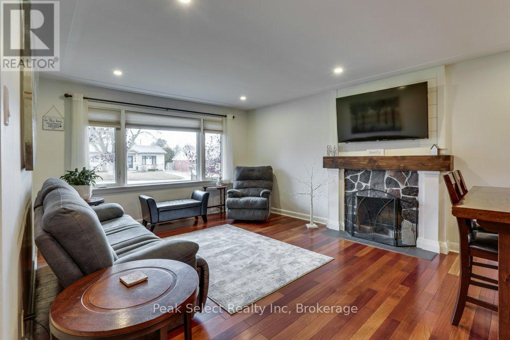 204 Buckingham St Street, London South, Ontario N5Z 3V5 - Photo 6 - X12550292