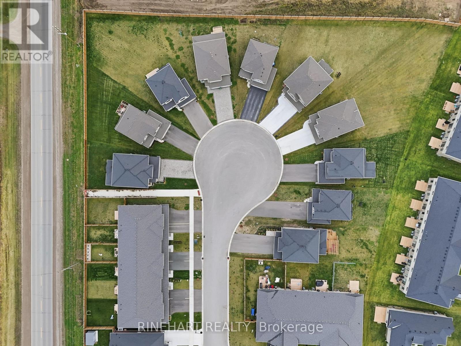 37 Evylean Court, St. Thomas, Ontario  N5R 0P6 - Photo 2 - X12550296