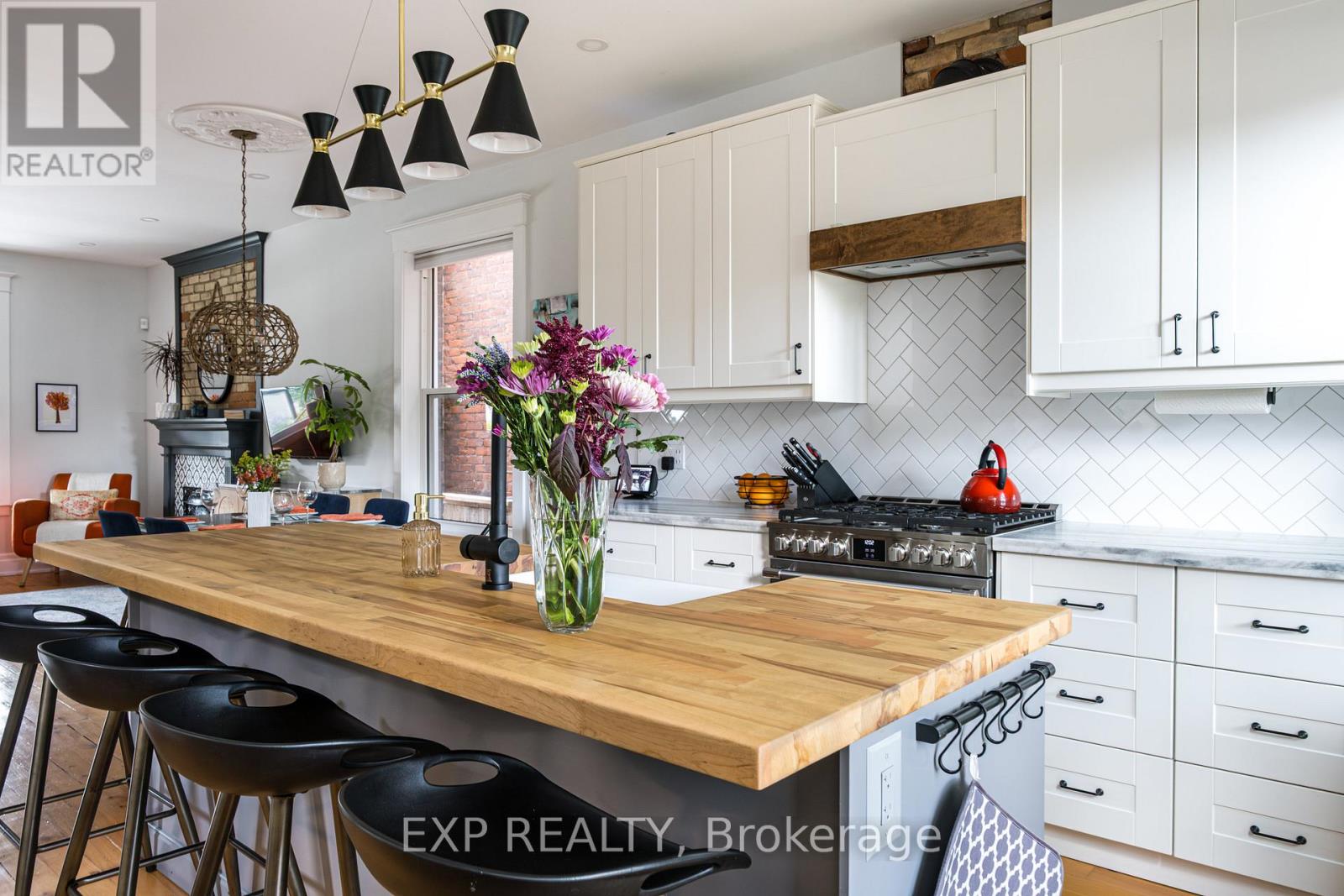 14 Chatham Street, Hamilton, Ontario  L8P 2B2 - Photo 11 - X12550152