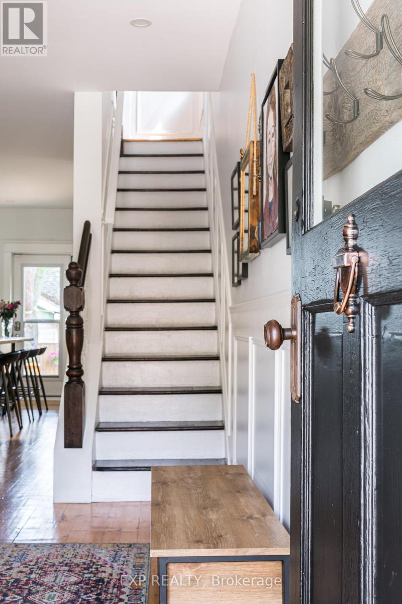 14 Chatham Street, Hamilton, Ontario  L8P 2B2 - Photo 3 - X12550152