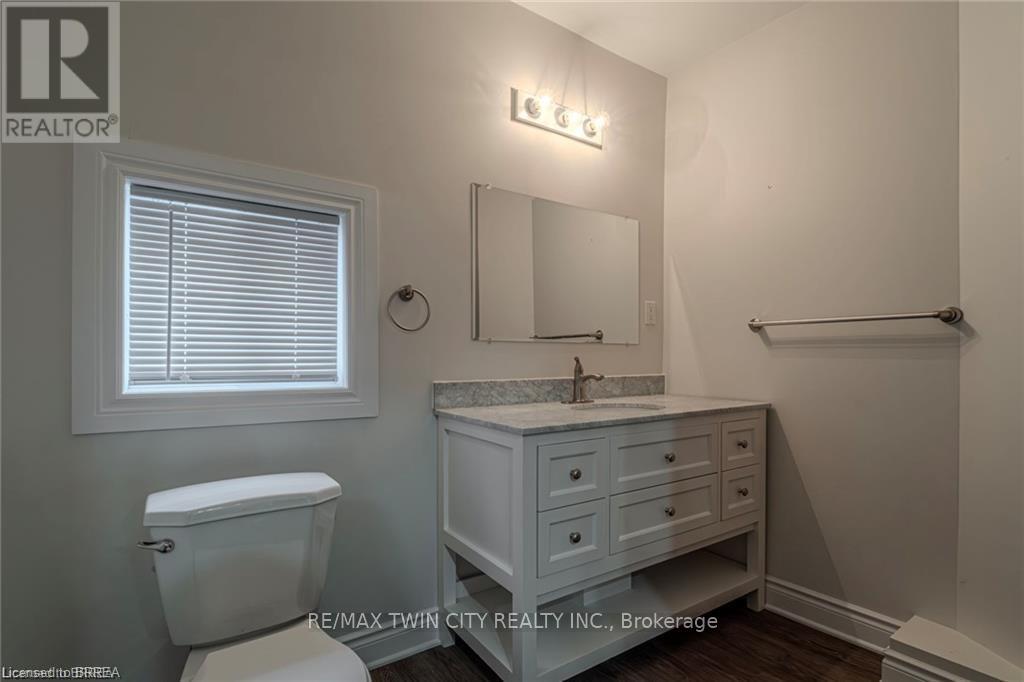 5 Halls Avenue, Brantford, Ontario  N3T 3X2 - Photo 12 - X12550170