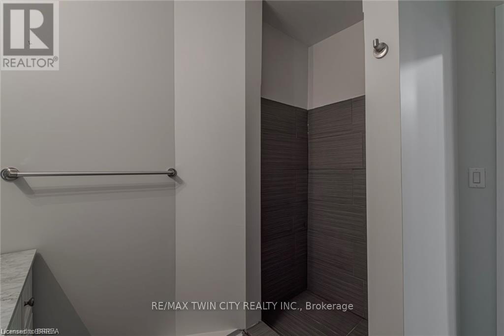 5 Halls Avenue, Brantford, Ontario  N3T 3X2 - Photo 13 - X12550170