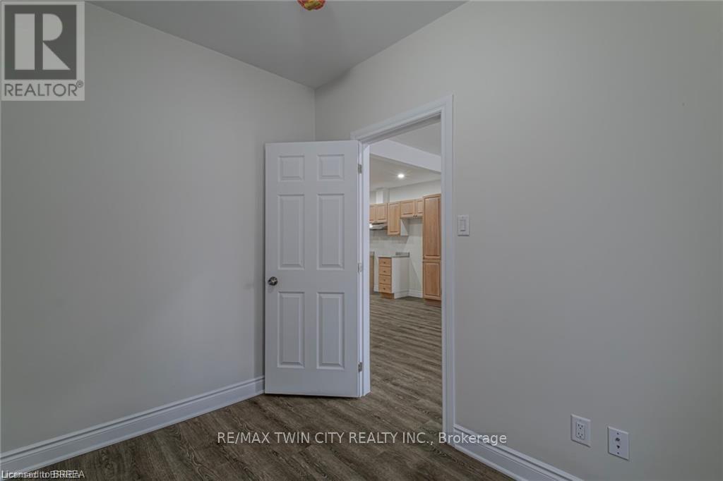 5 Halls Avenue, Brantford, Ontario  N3T 3X2 - Photo 17 - X12550170