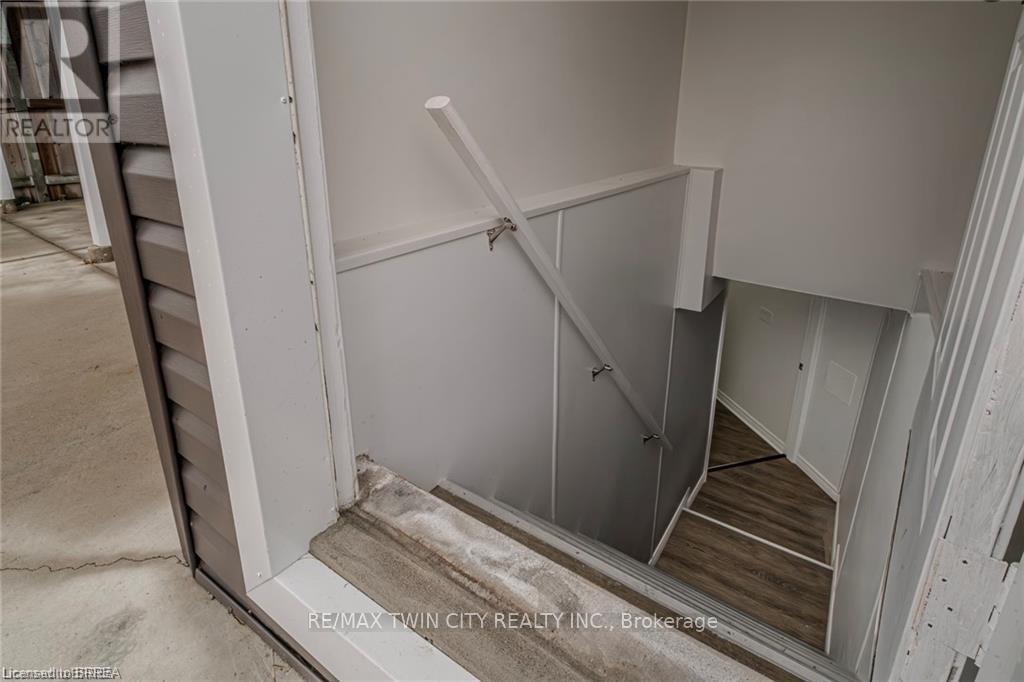 5 Halls Avenue, Brantford, Ontario  N3T 3X2 - Photo 21 - X12550170