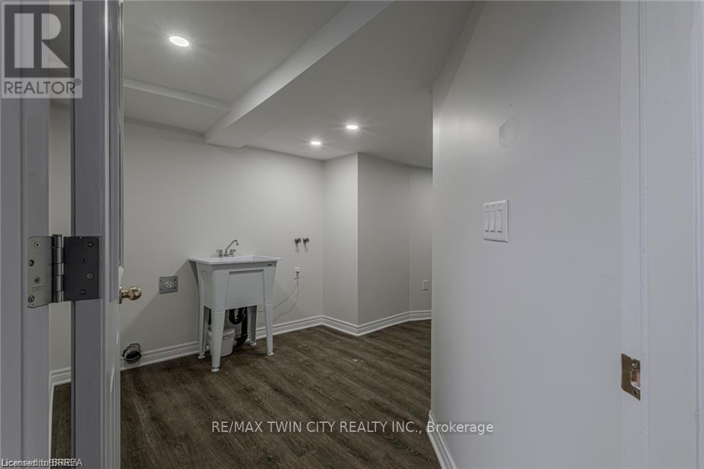 5 Halls Avenue, Brantford, Ontario  N3T 3X2 - Photo 23 - X12550170