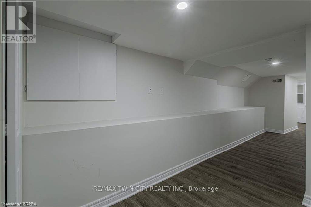 5 Halls Avenue, Brantford, Ontario  N3T 3X2 - Photo 25 - X12550170