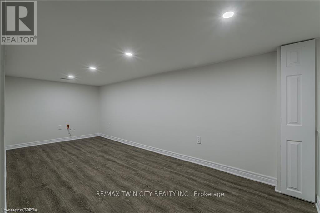 5 Halls Avenue, Brantford, Ontario  N3T 3X2 - Photo 29 - X12550170