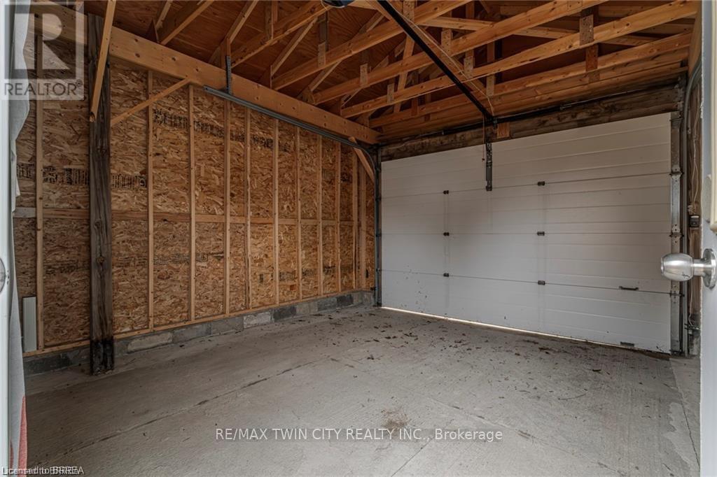 5 Halls Avenue, Brantford, Ontario  N3T 3X2 - Photo 34 - X12550170