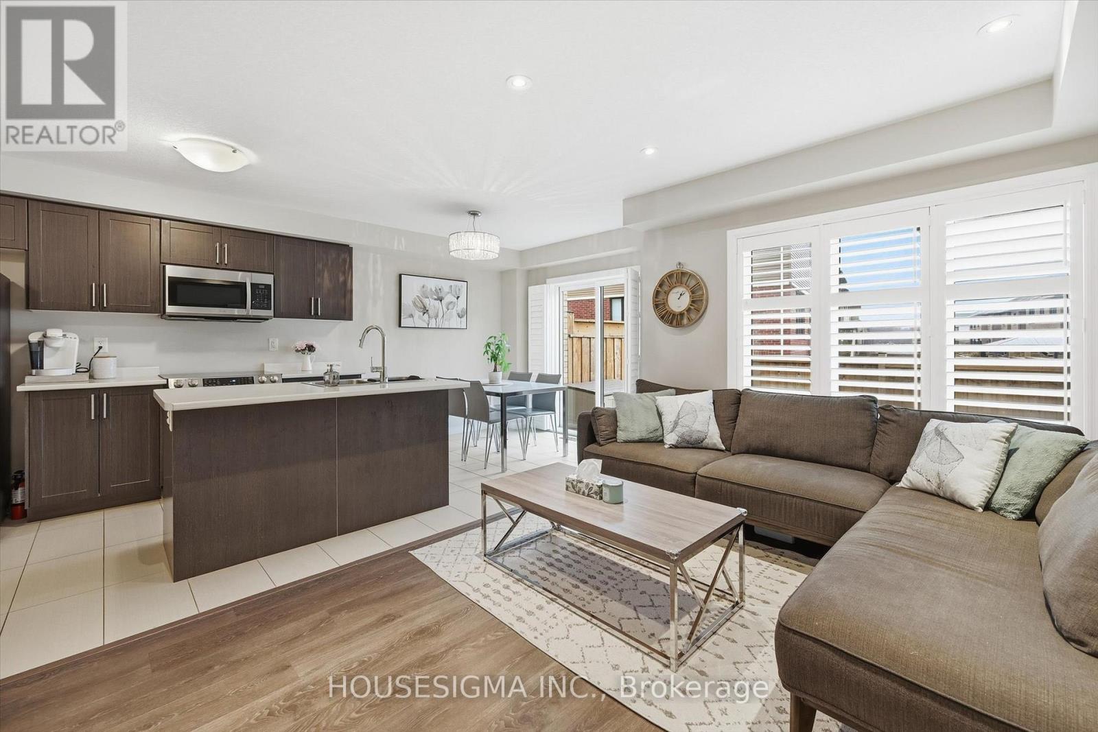 116 Scarletwood Street, Hamilton, Ontario  L8J 0K8 - Photo 15 - X12550214