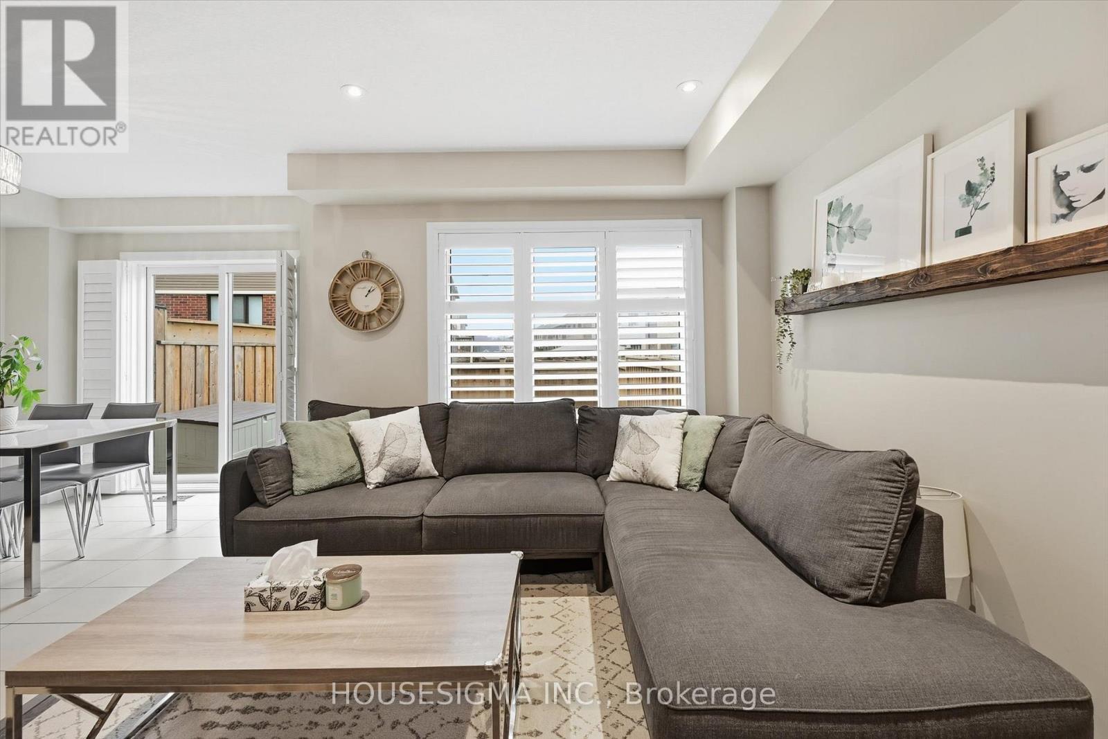 116 Scarletwood Street, Hamilton, Ontario  L8J 0K8 - Photo 16 - X12550214