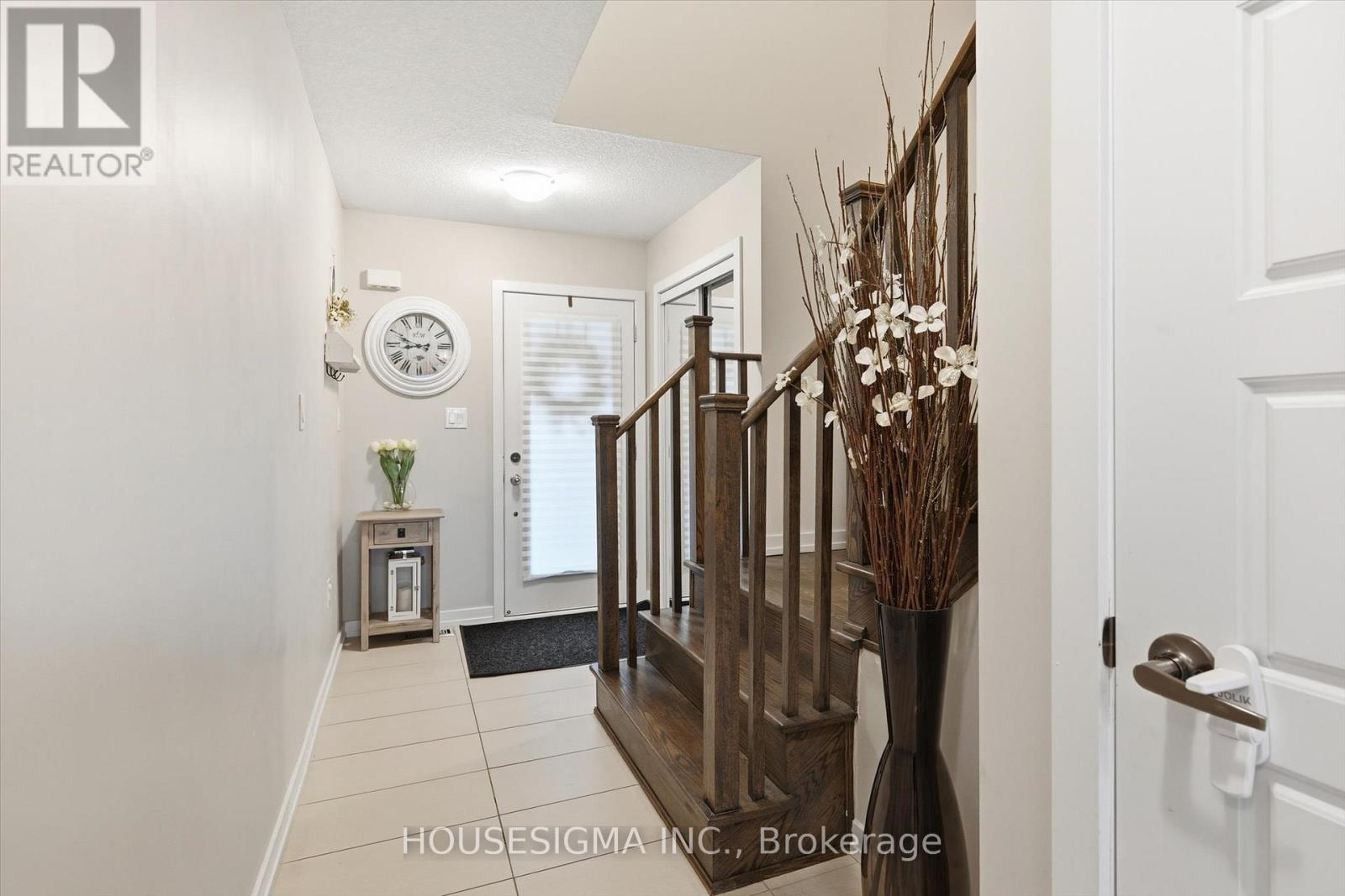 116 Scarletwood Street, Hamilton, Ontario  L8J 0K8 - Photo 18 - X12550214