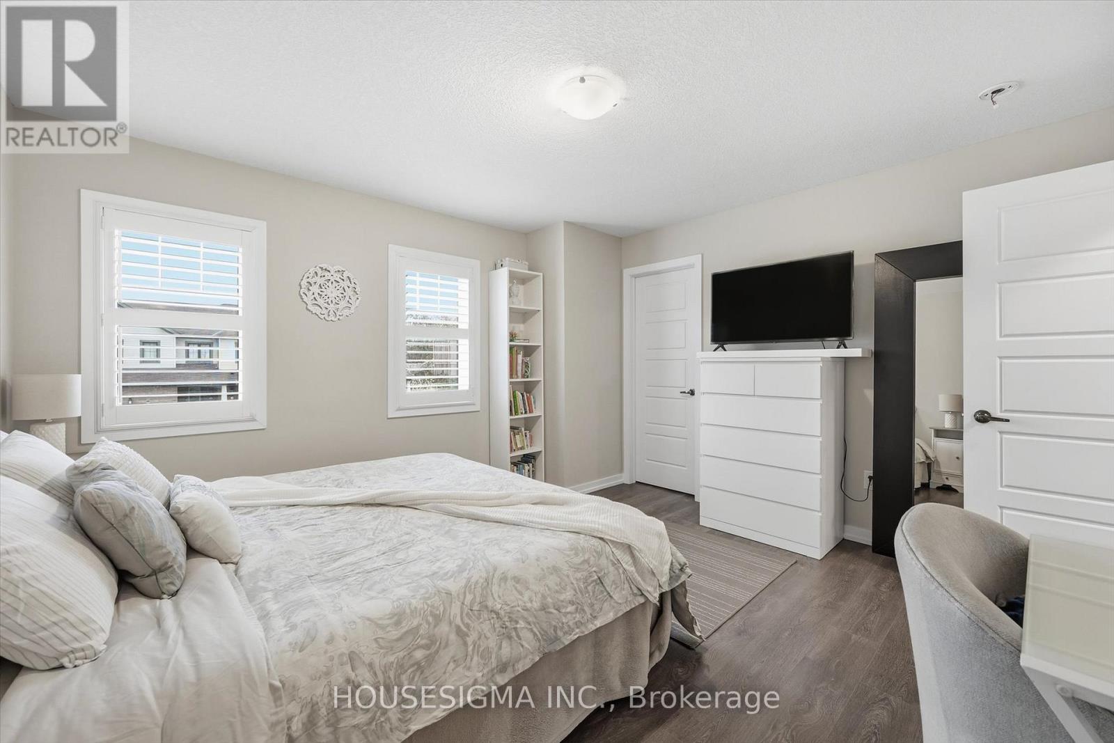 116 Scarletwood Street, Hamilton, Ontario  L8J 0K8 - Photo 23 - X12550214