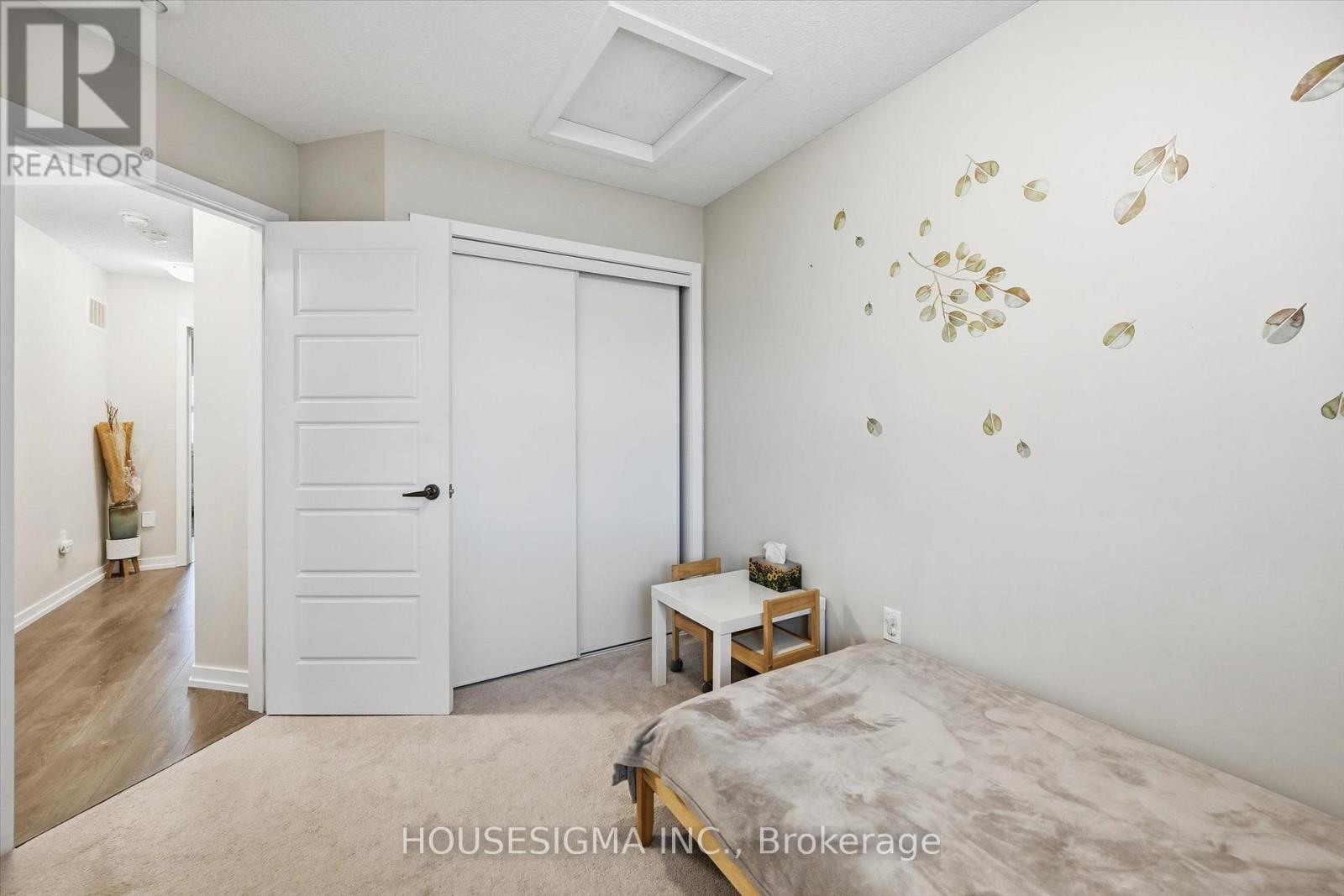 116 Scarletwood Street, Hamilton, Ontario  L8J 0K8 - Photo 26 - X12550214