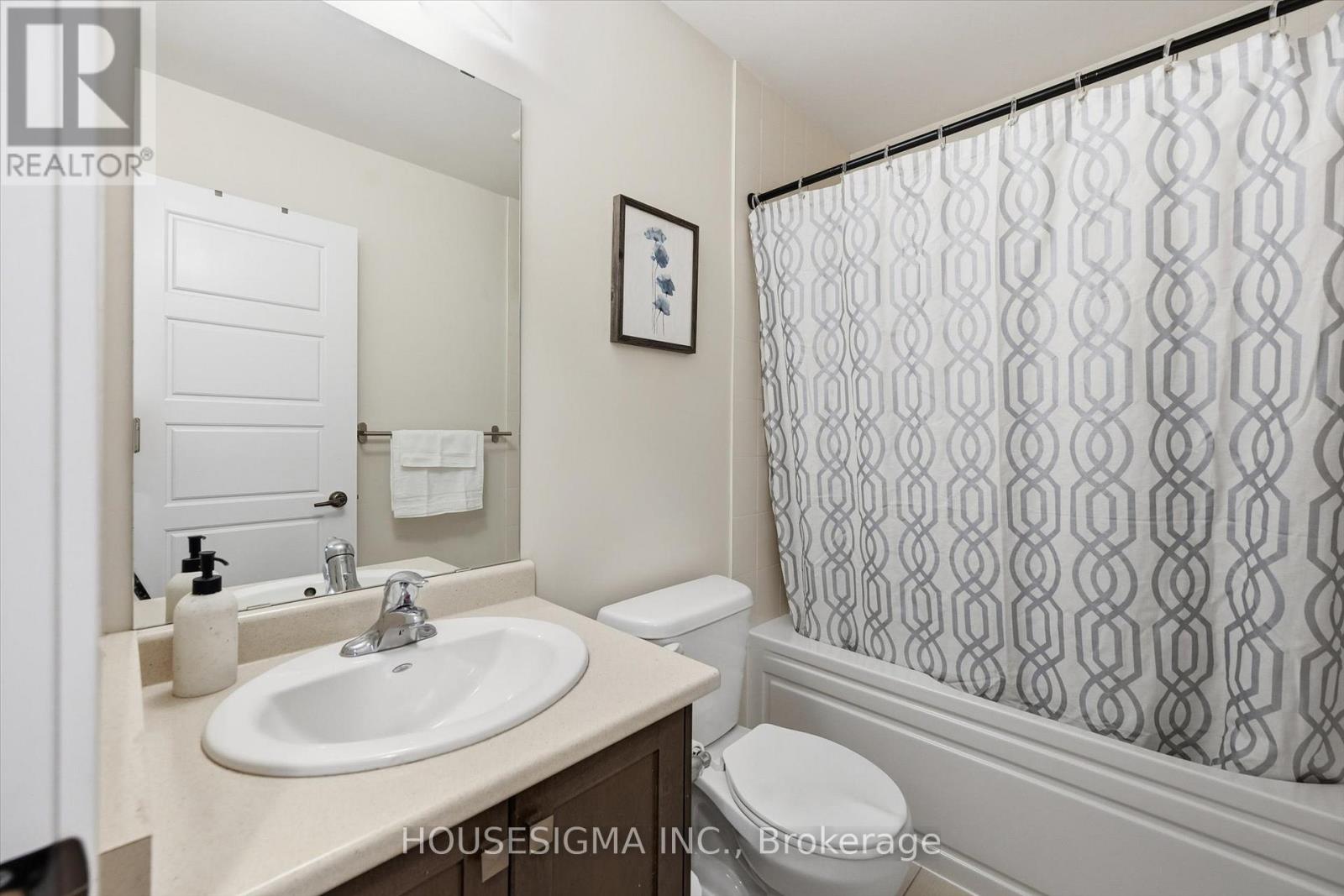 116 Scarletwood Street, Hamilton, Ontario  L8J 0K8 - Photo 31 - X12550214