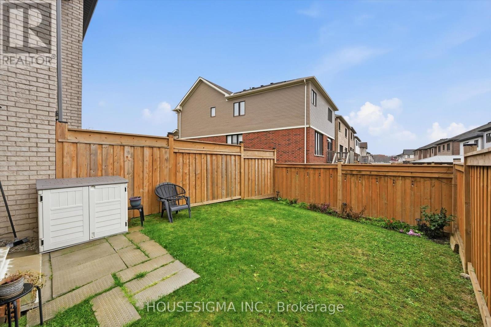 116 Scarletwood Street, Hamilton, Ontario  L8J 0K8 - Photo 33 - X12550214