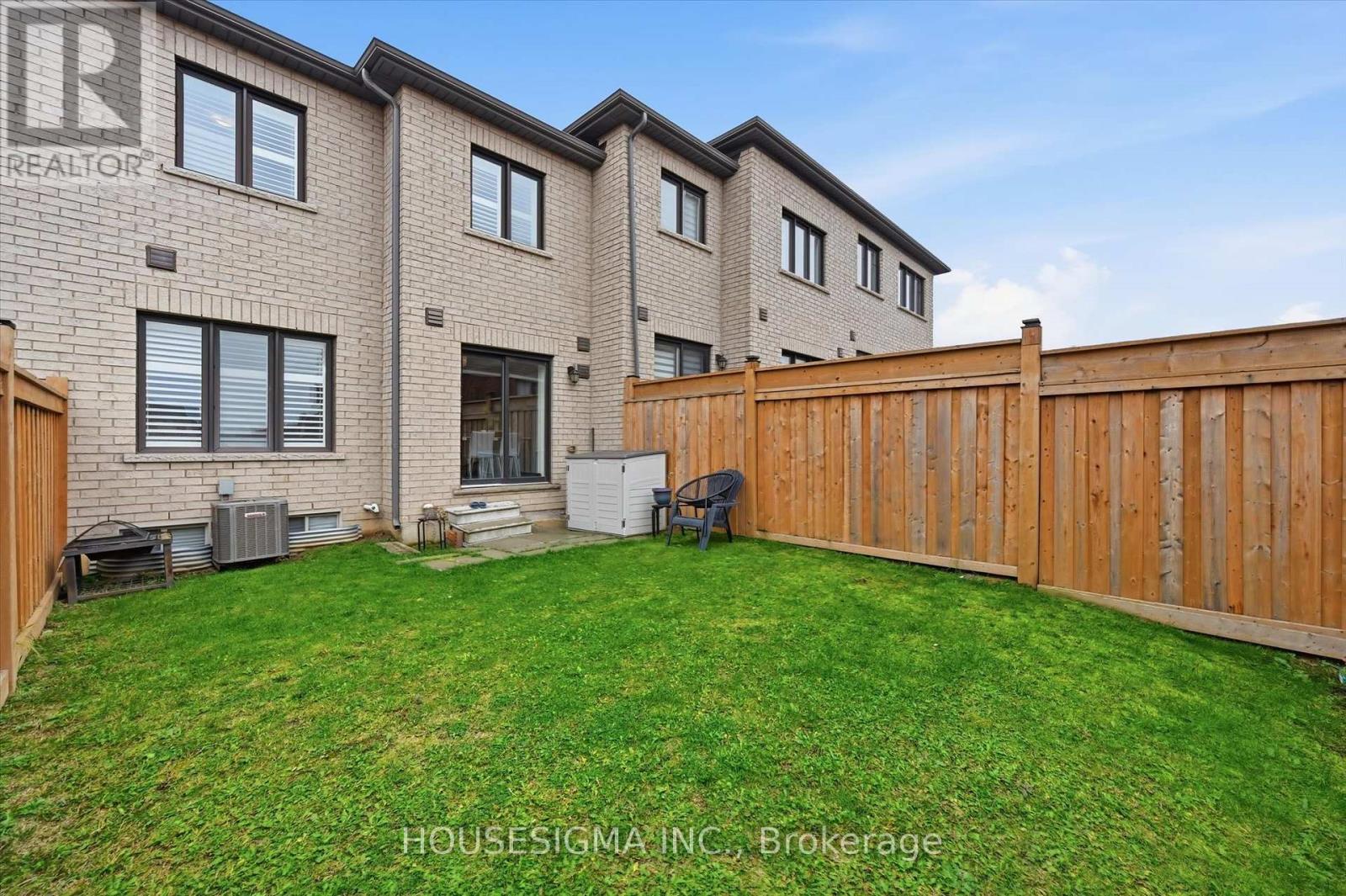 116 Scarletwood Street, Hamilton, Ontario  L8J 0K8 - Photo 34 - X12550214