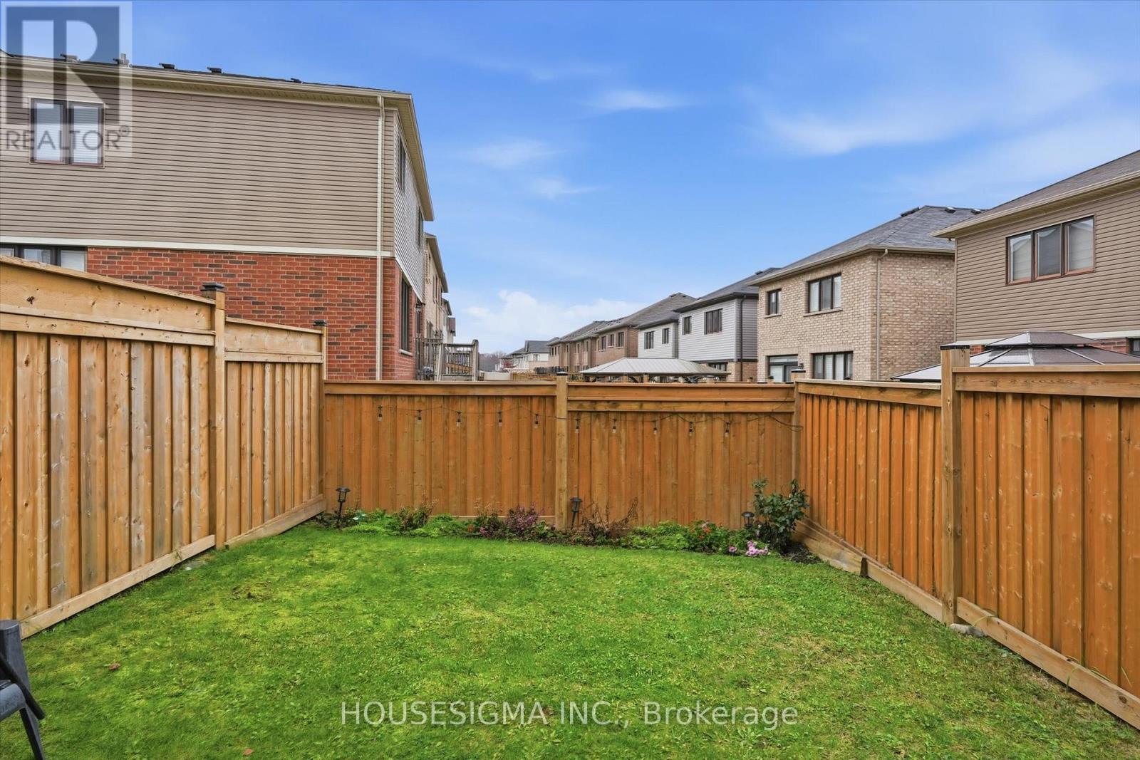 116 Scarletwood Street, Hamilton, Ontario  L8J 0K8 - Photo 36 - X12550214