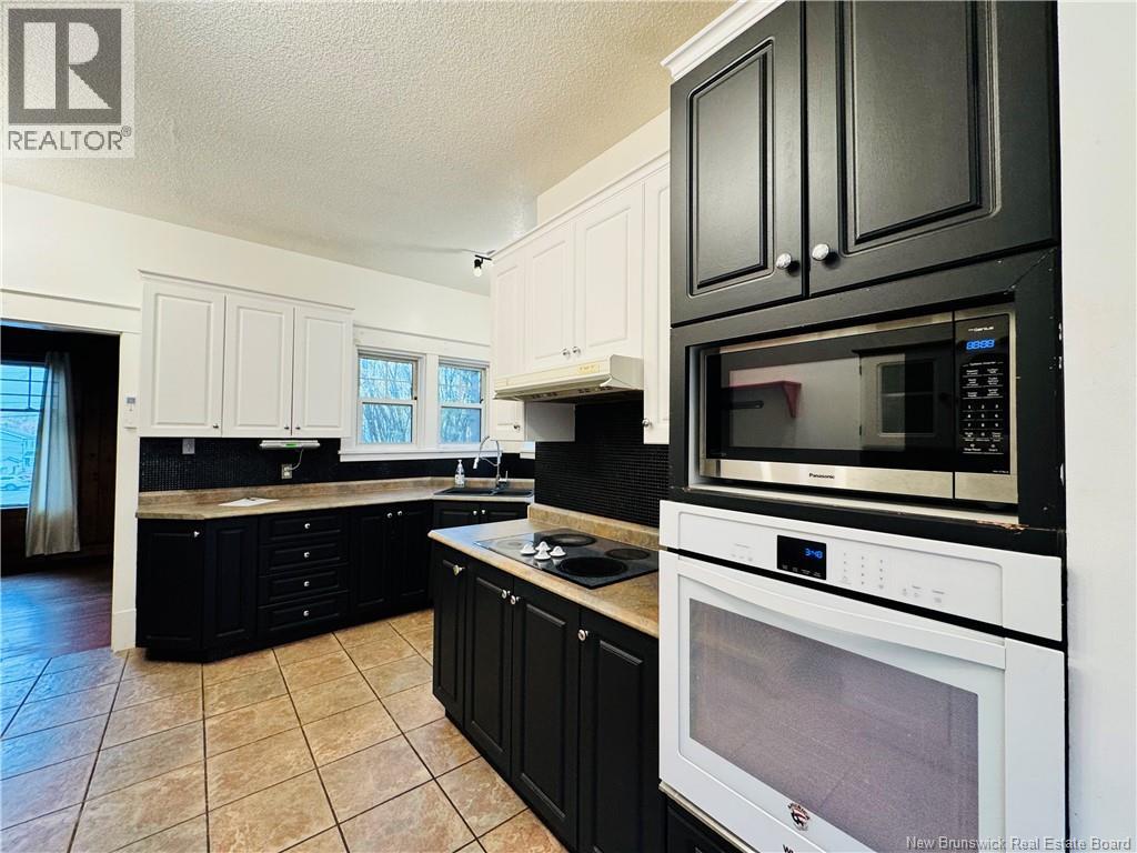 775 Murray Avenue, Bathurst, New Brunswick  E2A 1V3 - Photo 5 - NB126065