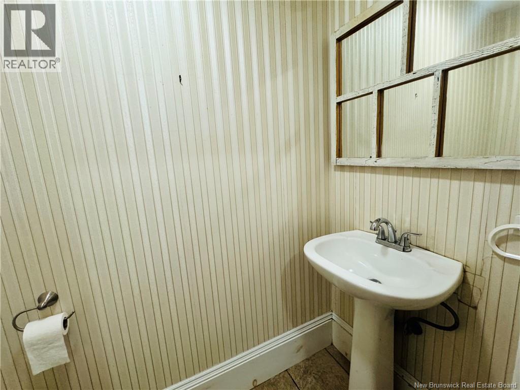 775 Murray Avenue, Bathurst, New Brunswick  E2A 1V3 - Photo 19 - NB126065
