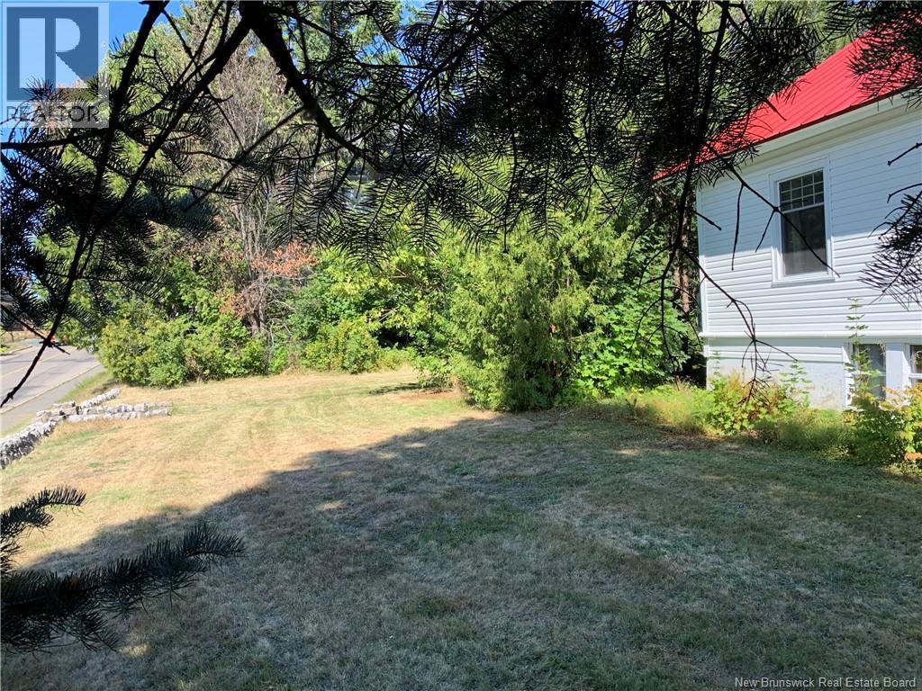 775 Murray Avenue, Bathurst, New Brunswick  E2A 1V3 - Photo 38 - NB126065