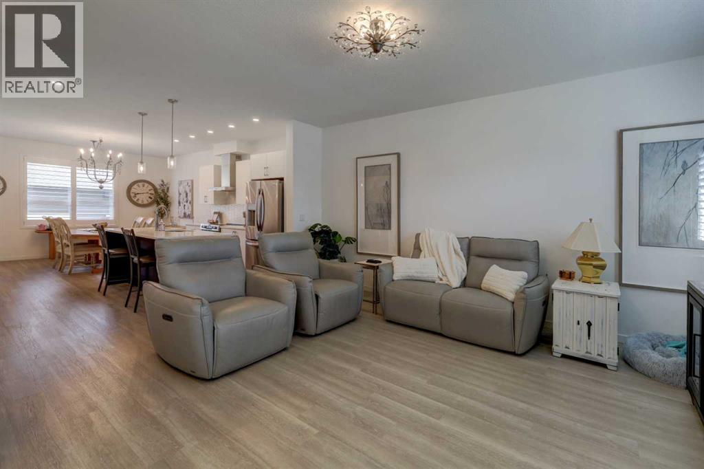 137 South Point Greenway Sw, Airdrie, Alberta  T4B 5J3 - Photo 4 - A2243301