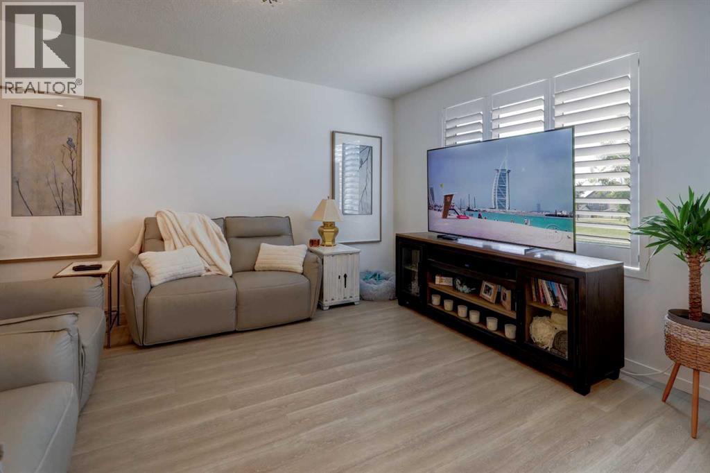 137 South Point Greenway Sw, Airdrie, Alberta  T4B 5J3 - Photo 5 - A2243301