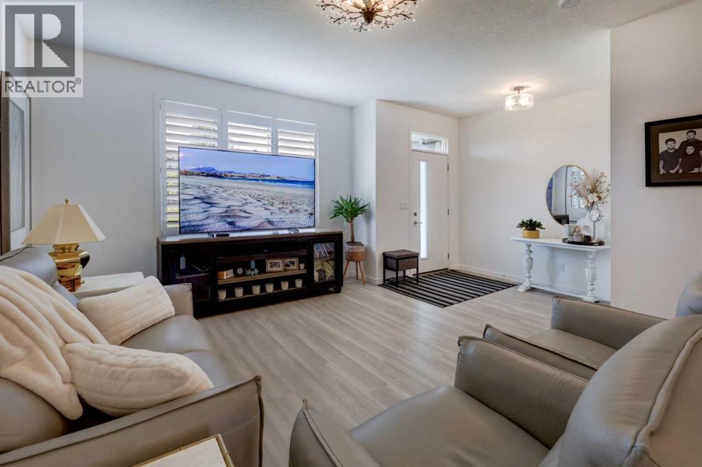 137 South Point Greenway Sw, Airdrie, Alberta  T4B 5J3 - Photo 6 - A2243301